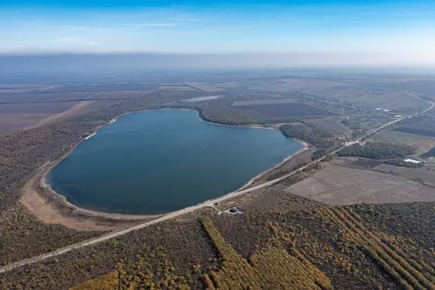 Тамбукан: все что нужно знать о ценной грязи таинственного кавказского озера