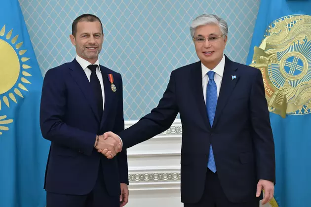 Токаев наградил президента УЕФА