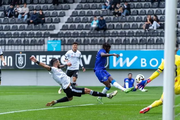 футбольный матч между клубами 