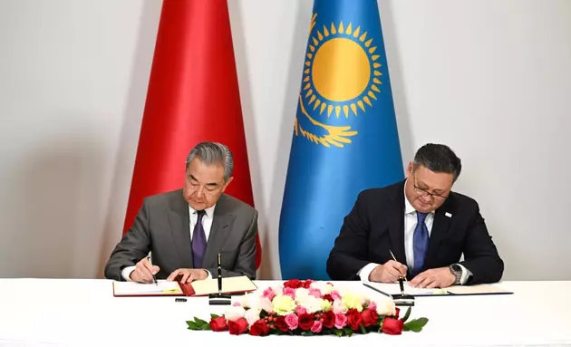 Главы МИД Казахстана и Китая наметили планы сотрудничества