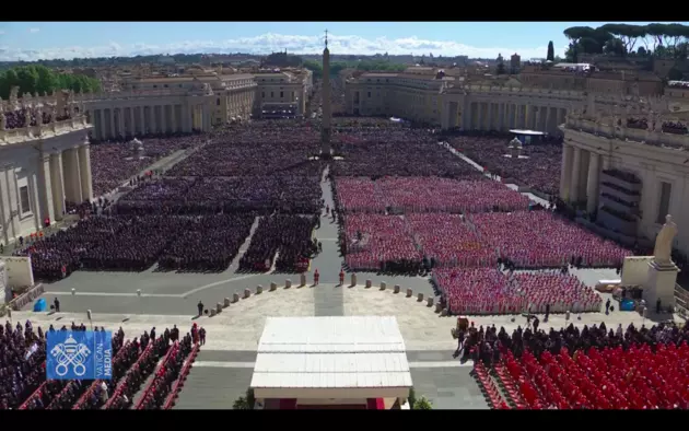 Церемония похорон папы Римского Франциска проходит в Ватикане