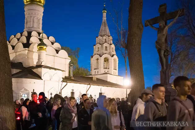 Крестный ход на Пасху в Донском монастыре