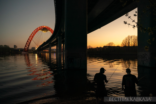Закат у Живописного моста в Москве