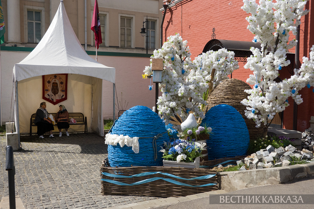 Украшения к Пасхе в Высокопетровском монастыре