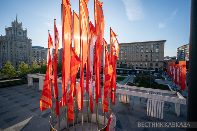 Праздничное оформление ко Дню Победы на Триумфальной площади