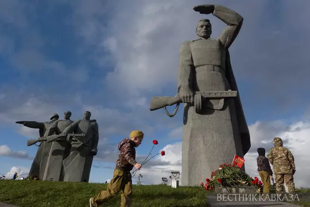 9 мая у мемориала героям-панфиловцам в Дубосеково