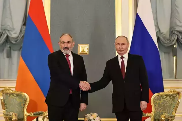 Пашинян заявил о конструктивных отношениях с президентом России