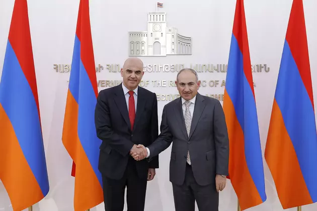 Ален Берсе и Никол Пашинян