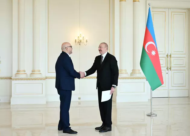Ильхам Алиев принял верительные грамоты послов Пакистана и Южной Кореи