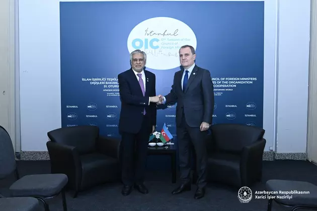 Главы МИД Азербайджана и Пакистана обсудили двусторонние отношения