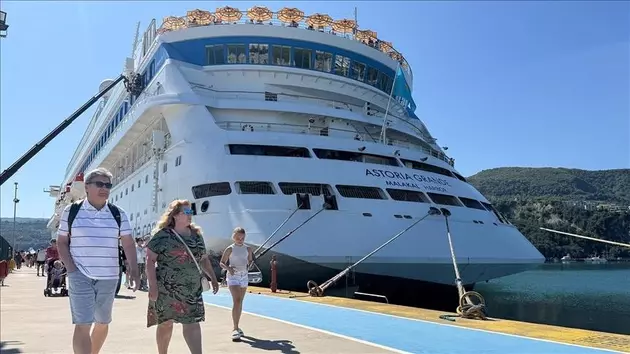 Турецкая Амасра встретила круизный лайнер из Сочи