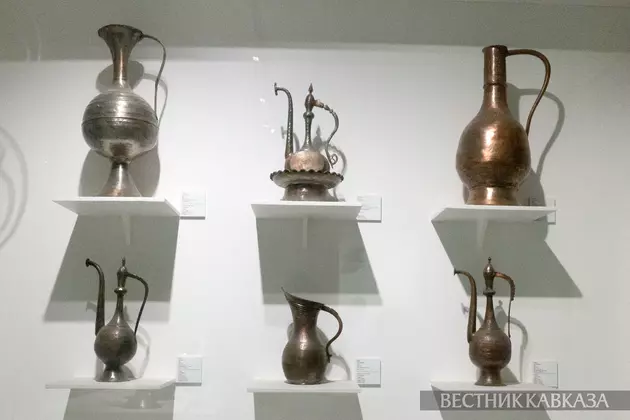 Выставка Шедевры Азербайджана в Центре Гейдара Алиева. Кувшины