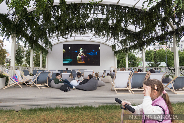 Кинозона на Ходынском поле в Москве