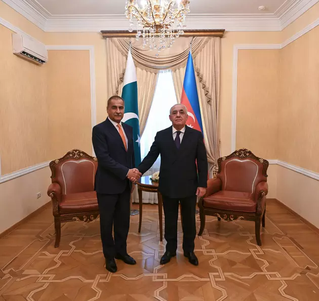 Али Асадов встретился с председателем национальной ассамблеи Пакистана