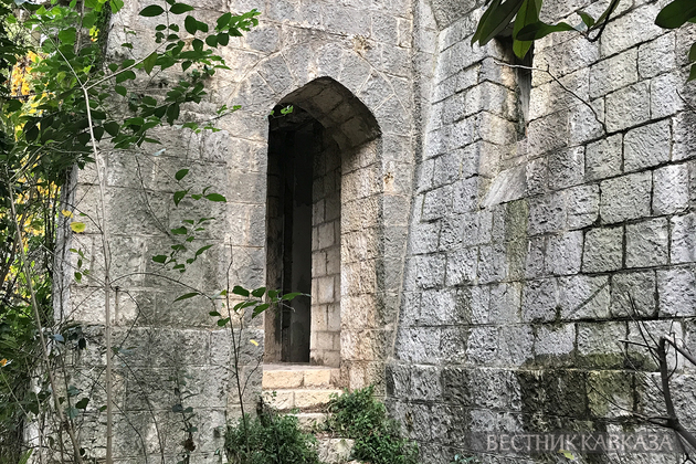 Дом с балконом Джульетты в Гагре