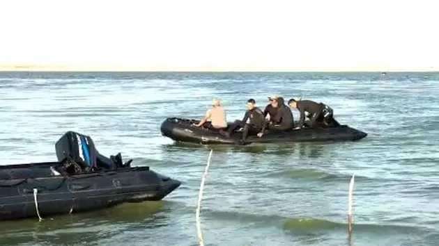 Пропавший в Казахстане вертолет нашли в озере Сорбулак