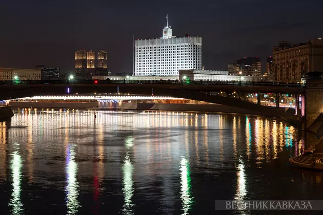 Вид на Дом правительства РФ