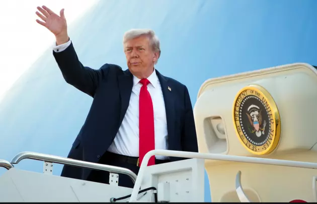 Трамп прилетел на Аляску