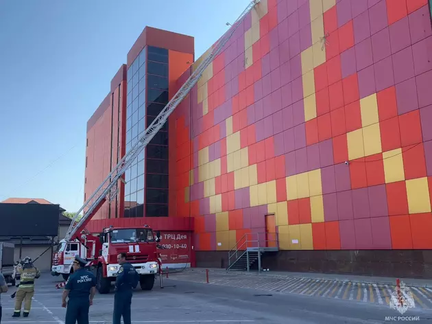 В Нальчике горел торговый центр