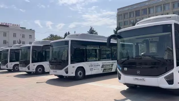 По маршруту Махачкала – Каспийск будут ходить новые большие автобусы