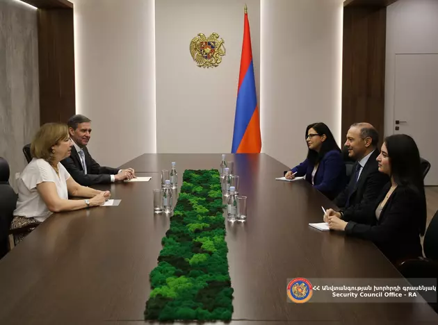 Секретарь Совбеза Армении встретился с послом США