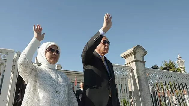 В Стамбуле прошел морской парад турецких военных кораблей