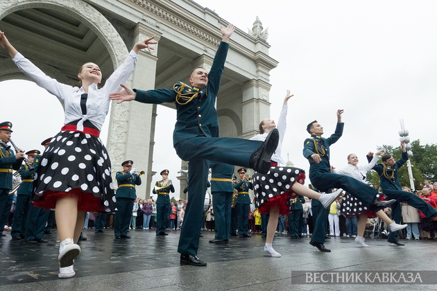 Выступление оркестров “Спасской башни“ на ВДНХ