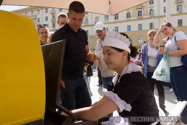 Угощения на выставке ретротранспорта