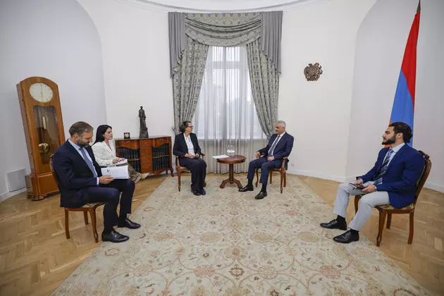 Региональные события обсудили вице-премьер Армении и глава ЕБРР