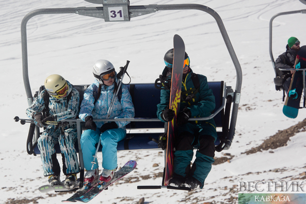 Канатные дороги снова заработали на курорте Домбай