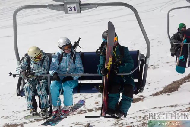 Канатные дороги снова заработали на курорте Домбай