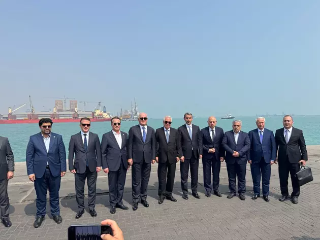 Шахин Мустафаев посетил входящий в "Север-Юг" порт Бендер-Аббас