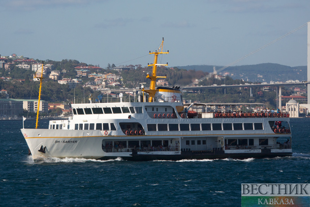 Неисправное грузовое судно заблокировало пролив Босфор