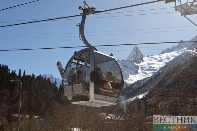 В Домбае из-за непогоды закрыли канатные дороги