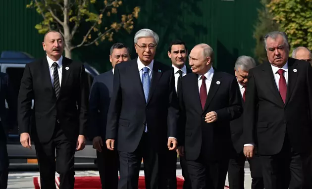 Путин проводит встречу с Токаевым в Душанбе