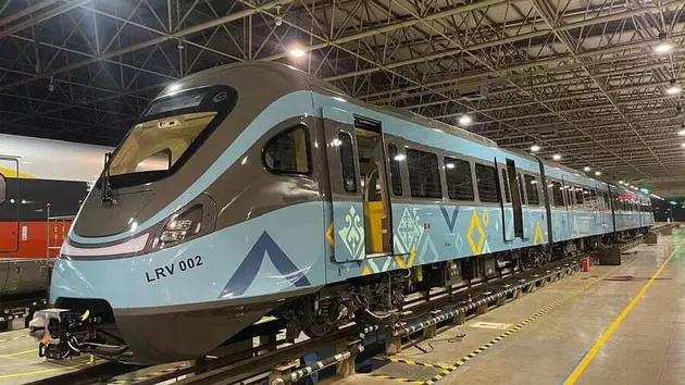 В Астану прибыли еще два состава легкорельсового транспорта