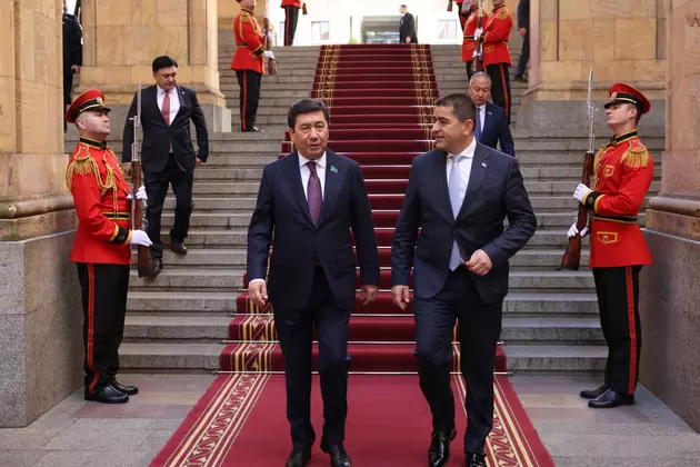 Ерлан Кошанов и Шалва Папуашвили