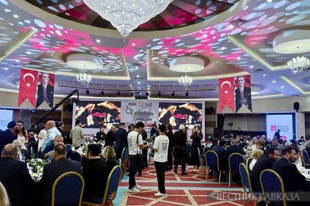 Всемирный совет журналистов вручил премии Исмаила Гаспралы и поздравил Азербайджан с Днем победы