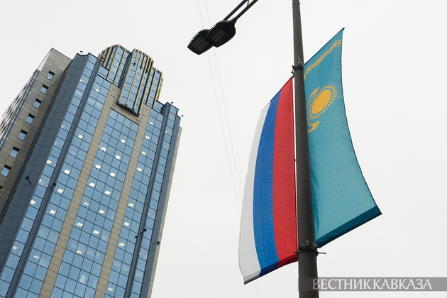 Флаги на улицах Москвы в преддверии госвизита президента Казахстана Токаева