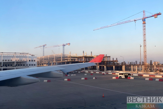 Самолет в аэропорту