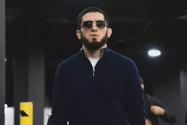 Ислам Махачев