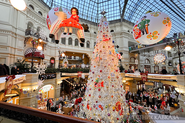 Новогодняя елка в ГУМе