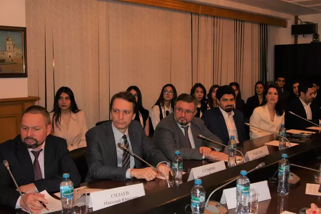 Круглый стол по российско-азербайджанским отношениям прошел в МГИМО