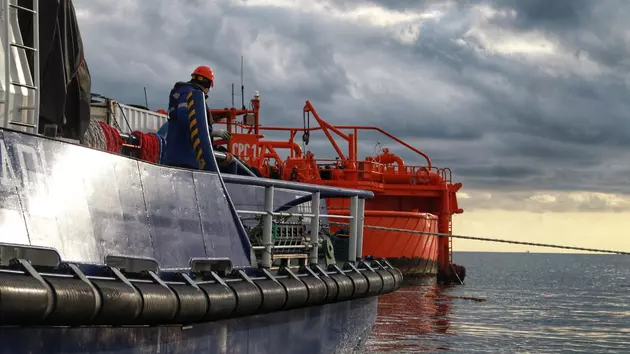 Нефть Кашагана частично перенаправят в Китай