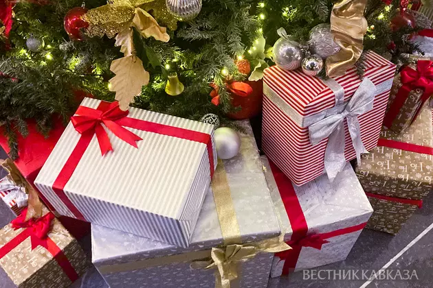 Подарки под ёлкой