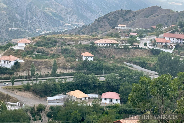 Вид на Лачин