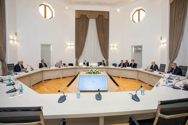 главы Минэнерго Азербайджана Парвиза Шахбазова и министра экономики Омана