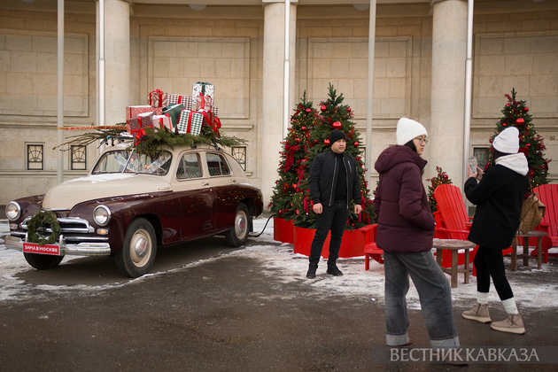 Новогодние украшения парка Горького