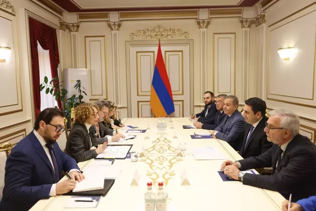 встреча Радмилы Шекеринской и Алена Симоняна