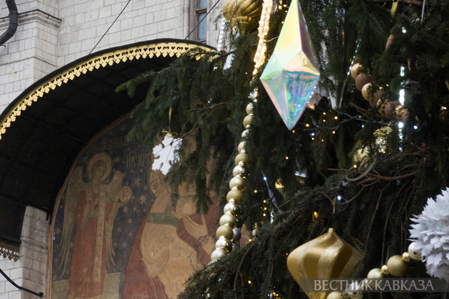 Новогодняя елка на Соборной площади Кремля